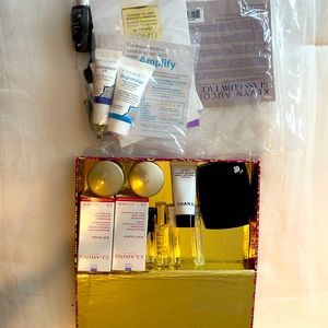 Sample makeup & Lancôme makeup bag included